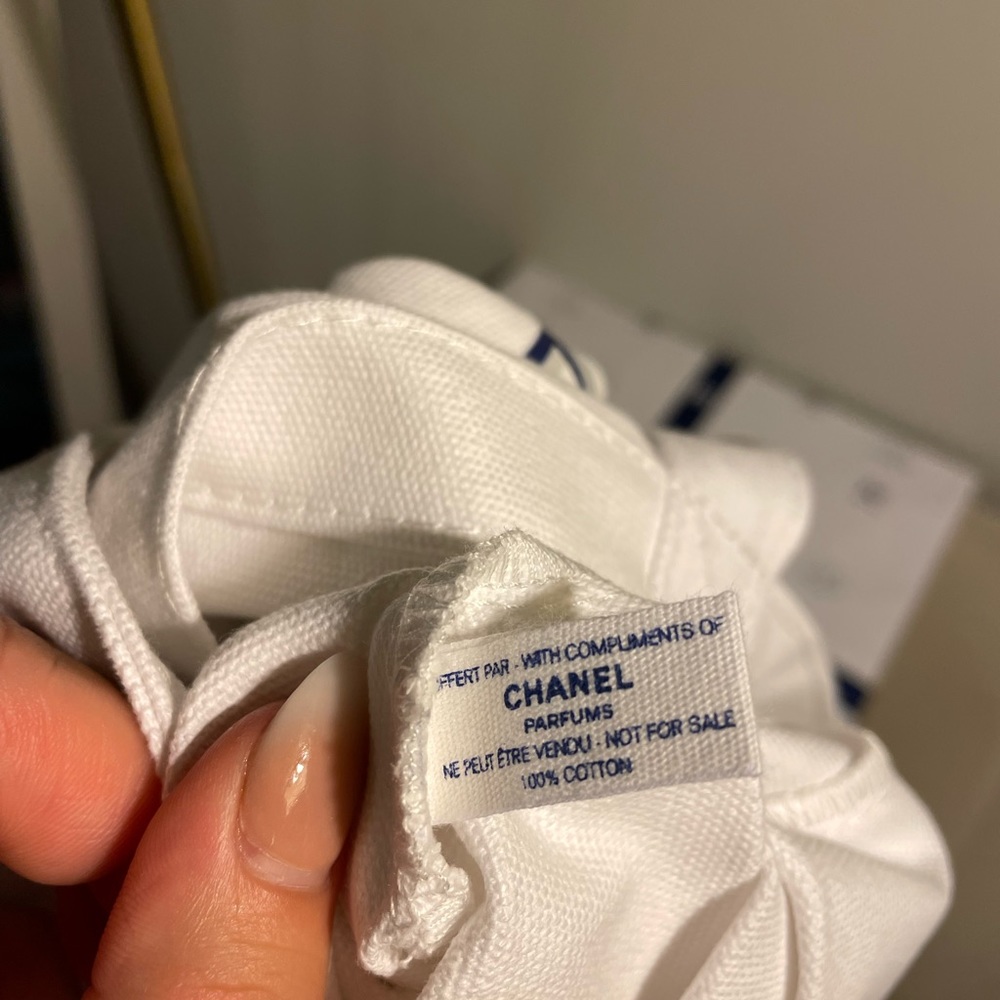 Chanel Canvas Tote (RARE) - Picture 3 of 4